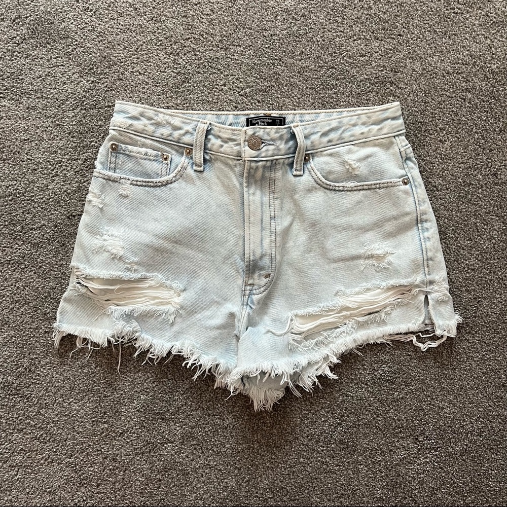 Abercrombie & Fitch Annie High Rise Short - light wash